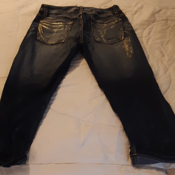 Capris - Picture 3 of 4